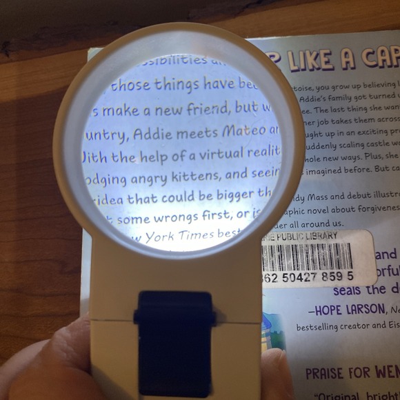 Optelec Power Mag 5X LED Handheld Lighted Magnifier - Picture 4 of 4